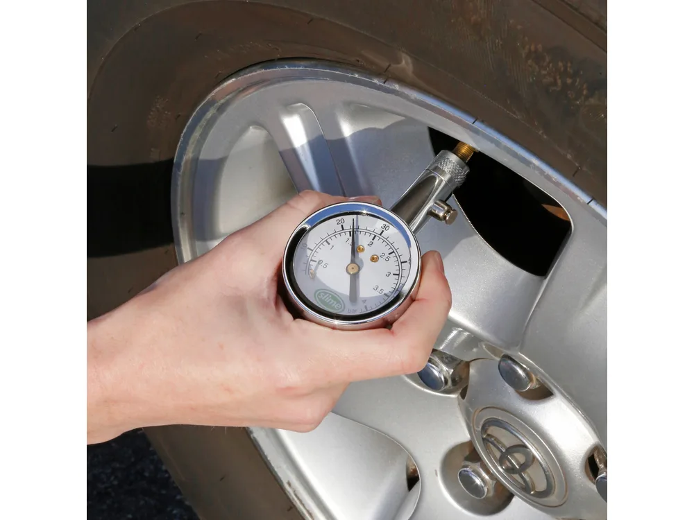Slime Chrome Dial Tire Gauge (5-60 psi) manufacturer product photograph 2